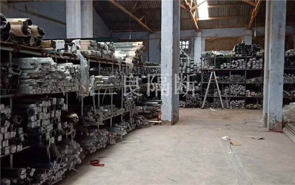 成都辦公隔斷安裝工廠實(shí)力展示