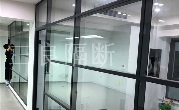 云南多分格隔斷