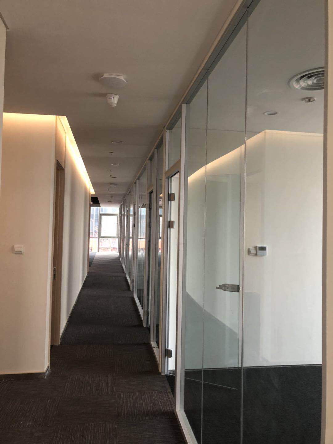 成都辦公室玻璃隔斷