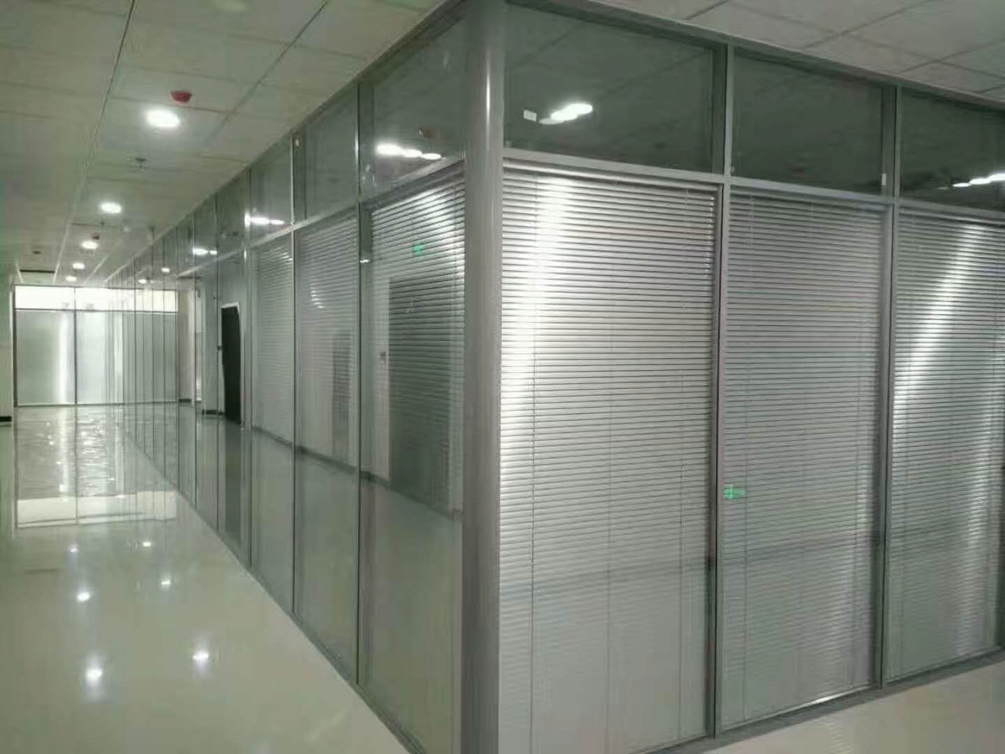 成都辦公室隔斷有哪些好處？