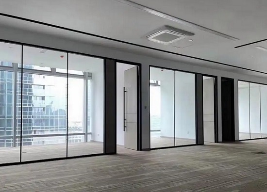 為什么辦公室會選擇成都玻璃隔斷？